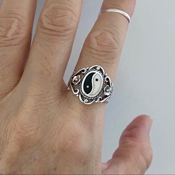 Sterling Silver Statement Yin Yang Ring with Flower, Yoga Rings, Balance of Life - Picture 4 of 12